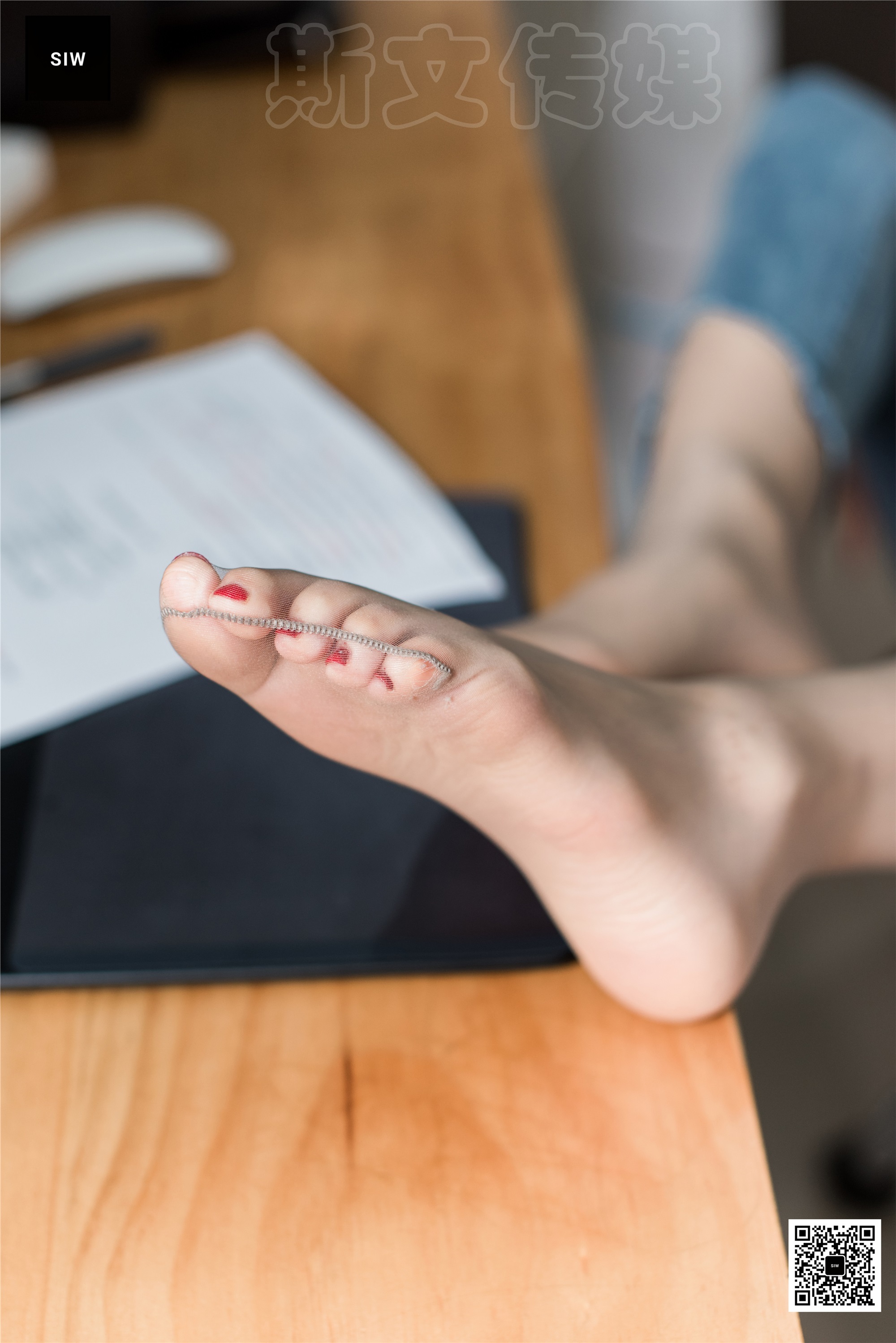 SIW斯文传媒 VOL.017 办公裤里丝-悦悦